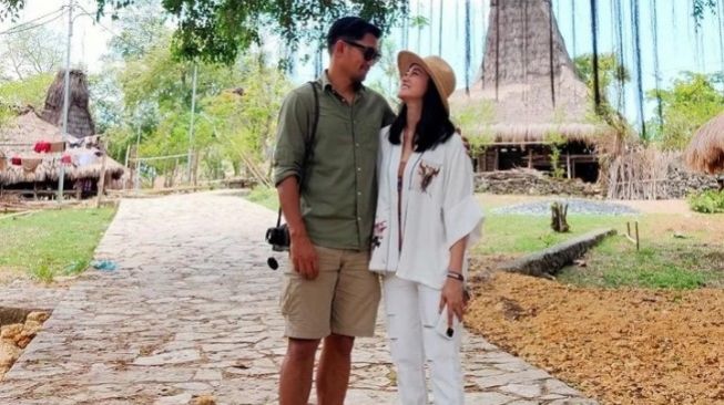 Unggahan akun instagram Ririn Ekawati bersama Ibnu Jamil. (foto: Instagram Ririn Ekawati)