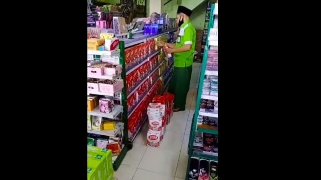 Viral! Video Kepontren Ponpes Sidogiri Mulai Membuang Susu SGM Produk Prancis