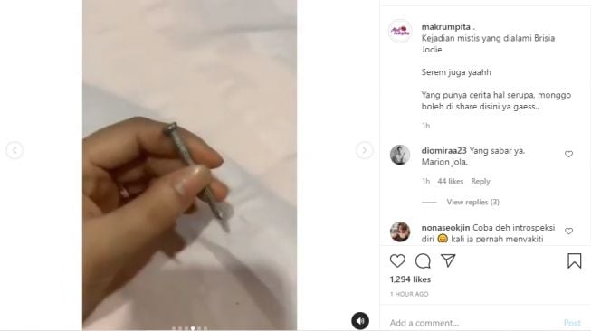 Bentuk paku yang ditemukan Brisia Jodie dibalik sprei kasurnya. - (Instagram/@makrumpita)