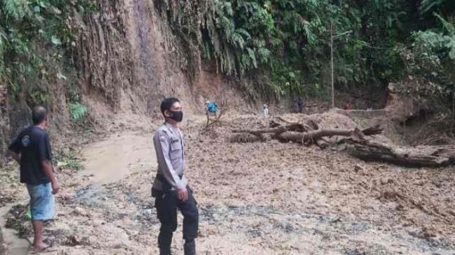 Longsor di Batu Lubang Sibolga, Arus Lalu Lintas Dialihkan