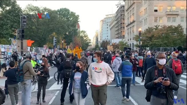 Menanti Hasil Suara Pilpres AS, Demonstran Penuhi Black Lives Matter Plaza