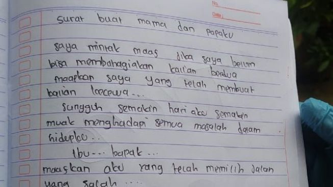 Surat korban bunuh diri yang ditemukan di sekitar lokasi / [Foto: Istimewa]