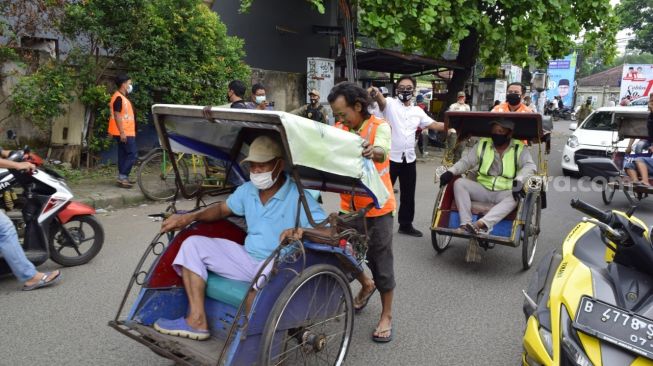 PPKM Diperpanjang, DPR Minta Kesadaran Publik Perlu Ditingkatkan agar Tak Abai Prokes