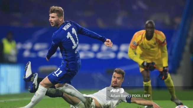 Penyerang Chelsea, Timo Werner beraksi saat timnya menghadapi Rennes pada matchday 3 Grup E Liga Champions 2020/2021 di Stamford Bridge, London, Inggris, Kamis (5/11/2020) dini hari WIB. [Adam Davy / POOL / AFP]