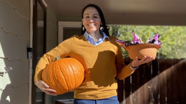 Sharice Davids, wanita pribumi Amerika yang berhasil menduduki kongres AS.[Twitter]