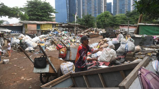 Pemulung Marah Difoto saat Diberi Bantuan: Ikhlas Ga Ngasihnya?