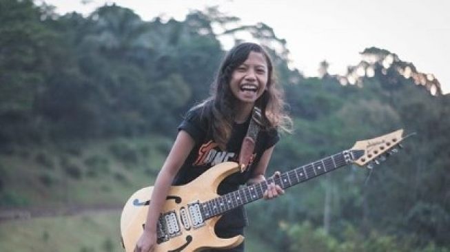 Edan! Masih 6 SD, Gitaris Cilik Ini Mahir Bawakan Dream Theater