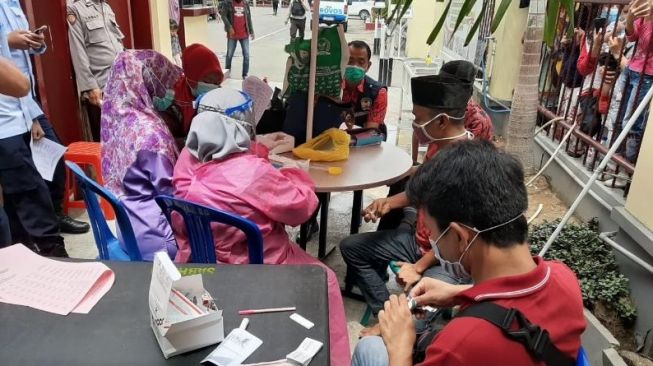 Disiplin Protokol Kesehatan, 25 Tahanan Polres Gowa Jalani Rapid Test