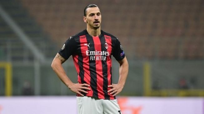 Reaksi striker AC Milan Zlatan Ibrahimovic saat menghadapi Lille dalam lanjutan fase grup Liga Europa di San Siro. MIGUEL MEDINA / AFP