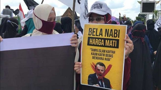 Massa di Riau Gelar Unjuk Rasa Kecam Presiden Prancis
