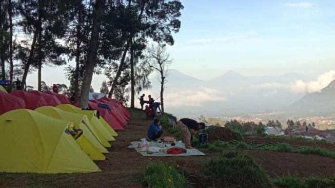 Belum Tau Hari Ini Mau ke Mana? Di Semarang Ada Angkringan di Atas Awan