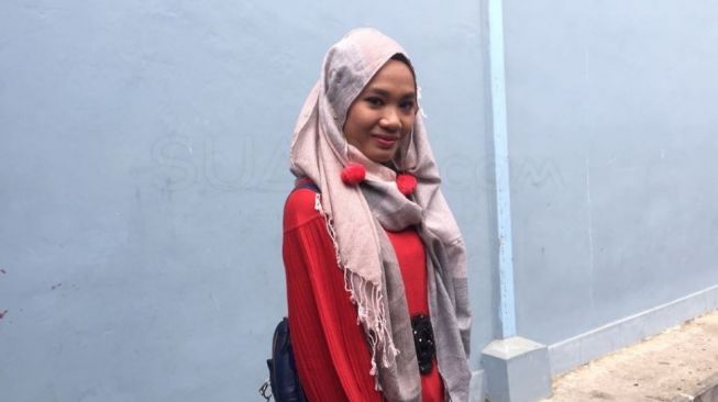 Kisah Alyssa Spischak Lepas Jilbab dan Didikan Keras Ustaz Derry