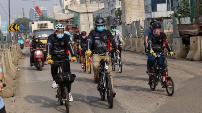 Niat Ibadah Umrah Haji, Dua Pemuda Nekat Gowes dari Gorontalo ke Mekkah