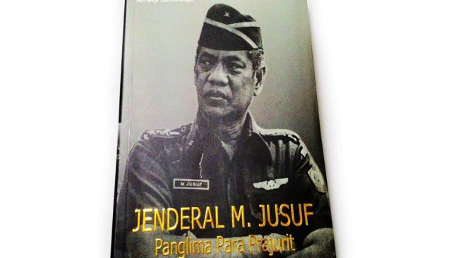 Sampul buku biografi Jenderal M Jusuf / [Foto: Istimewa]