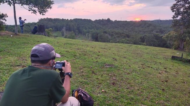 Destinasi Wisata Kukar, Panorama Sunset dan Sunrise di Kampung Kamal