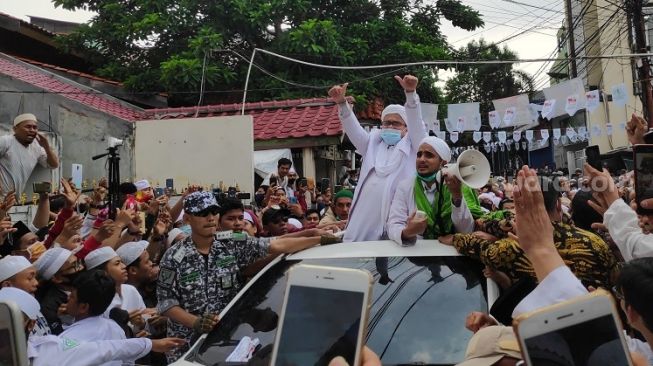 Rizieq Shihab Tak Muncul Lagi Setelah Nikahkan Anak, Dikabarkan Sakit?