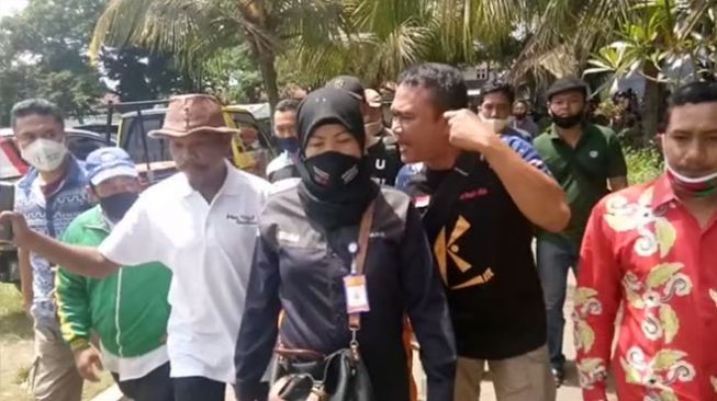 Video Sempat Viral, Pelaku Intimidasi Panwascam Perempuan Banyuwangi Diburu