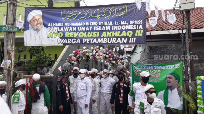 Tiba di Tanah Air, Habib Rizieq Shihab Harus Patuhi Hukum Indonesia