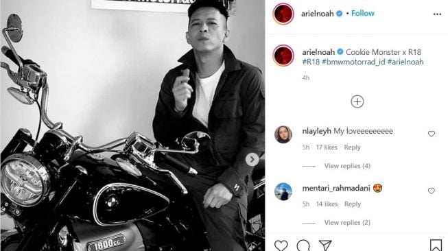 Ariel NOAH pose bersama moge BMW (Instagram)