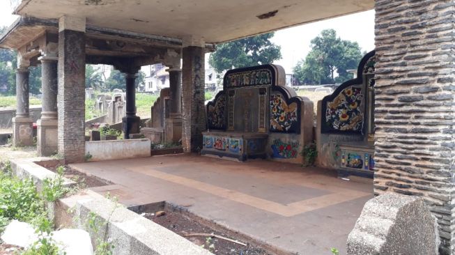 Lokasi kuburan Cina di TPU Kebon Nanas, Jaktim yang viral karena aksi sejoli berbuat mesum. (Suara.com/Bagaskara)