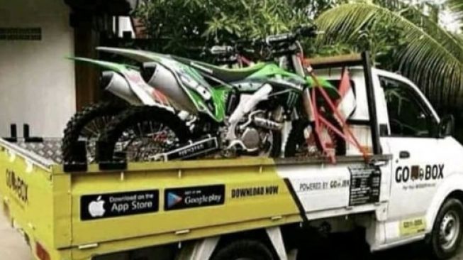 Anaknya Diputus Cinta karena Naik Supra, Aksi Orang Tua Ini Tak Terduga