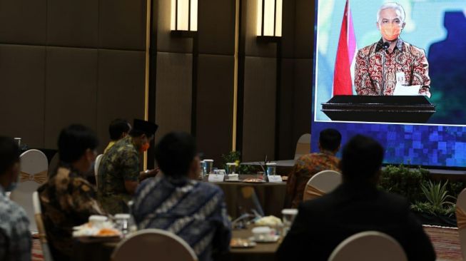 Janji Kemudahan Perizinan, Ganjar Pranowo Ajak Investor Investasi di Jateng