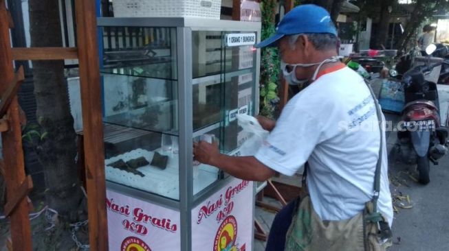 Berbagi Tak Pandang Kasta, Cerita Suji dan Ida Buat Halte Sedekah di Bantul