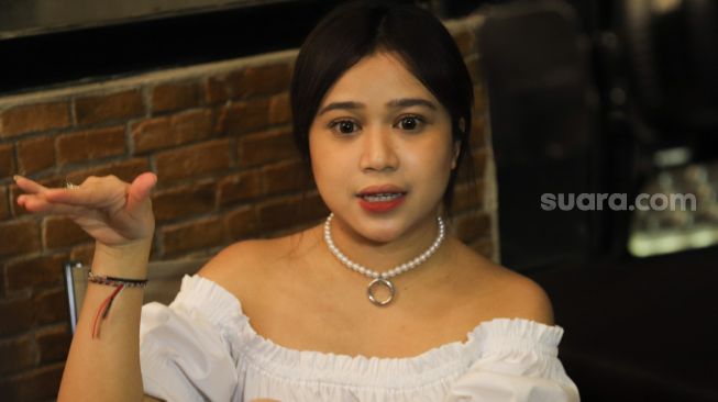 Sepi Job Gegara Pandemi Covid-19, Brisia Jodie Jualan Baju Bekas