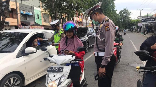 Perempuan Curhat: Anggota Polantas Minta Nomor HP Saat Tilang dan Terus Menggoda