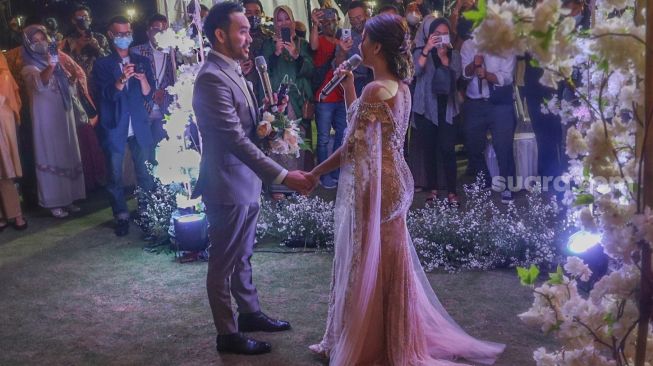 Resepsi Nikah Jenita Janet Digelar Meriah, Pengantin Saling Balas Lagu