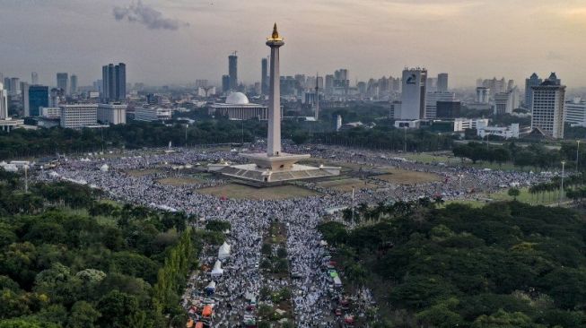 Suasana aksi reuni 212 di kawasan Monas, Jakarta, Senin (2/12/2019). [ANTARA FOTO/Aruna]