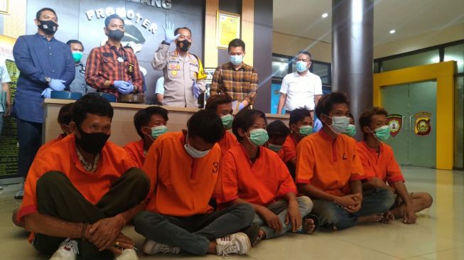 Polisi Tangkap 8 Pemalak Remaja, Ada yang Bawa Sajam Untuk Berjaga Diri