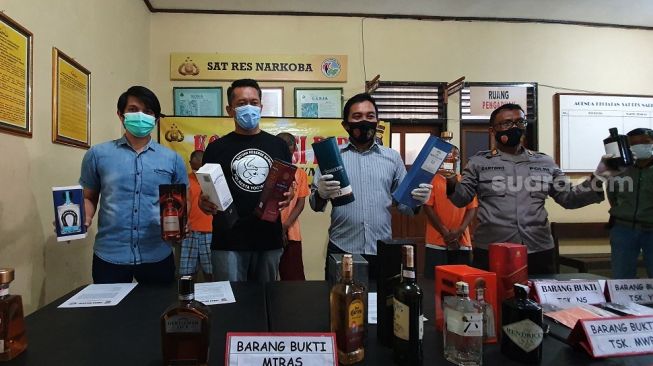 Tak Berizin Edar, Ratusan Botol Miras dari Kafe di Jetis Diamankan Polisi