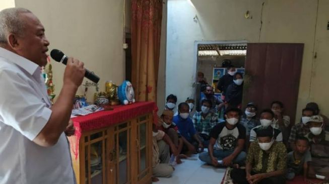 Sisir Wilayah Kecamatan Pulubala, Tonny-Daryatno Disambut Antusias Warga 