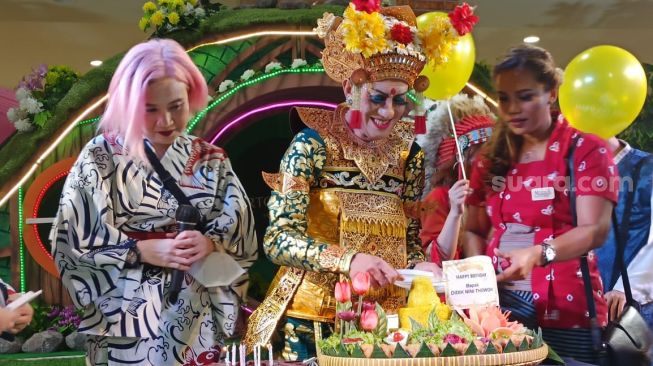 Meriah! Jogja Cocoa Day Ikut Rayakan Ulang Tahun Didik Nini Thowok