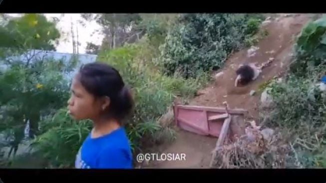 Parodikan Adegan Sinetron Sampai Nyungsep, Aksi Tiga Bocah Ini Tuai Pujian