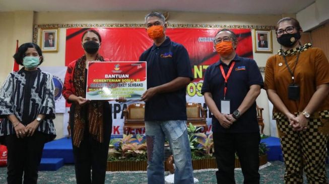 Ringankan Beban Pelaku Wisata di DIY, Grace Batubara Berikan Bansos