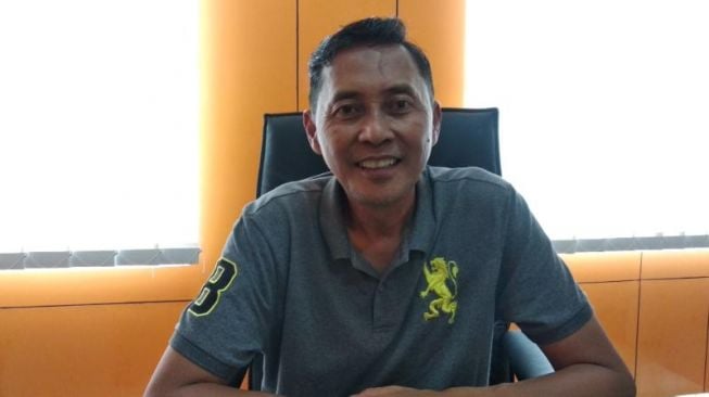 Kepala Dishub Kabupaten Bantul, Aris Suharyanta saat ditemui wartawan di ruang kerjanya, Jumat (13/11/2020). [Muhammad Ilham Baktora  / SuaraJogja.id]