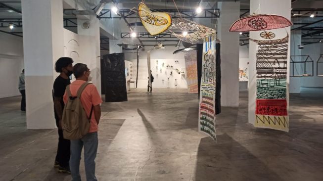 Perupa Senior FX Harsono Turut Hadir dalam Pameran Asana Bina Seni 2020