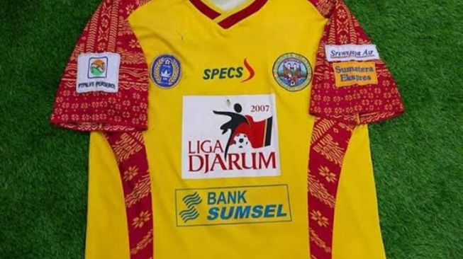 Jersey Idola suporter Sriwijaya FC [Muhammad Moeslem/suara.com]