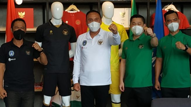 PSSI dan Mills selaku apparel resmi Timnas Indonesia meluncurkan jersey ketiga skuat garuda (dok. PSSI).