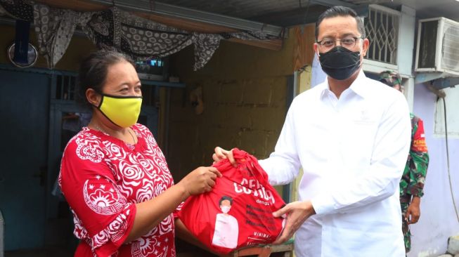 Pastikan Bantuan Sampai di Tangan yang Berhak, Mensos Blusukan