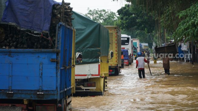 Banjir, Ruas Jalan Nasional Banyumas - Yogyakarta Macet Total