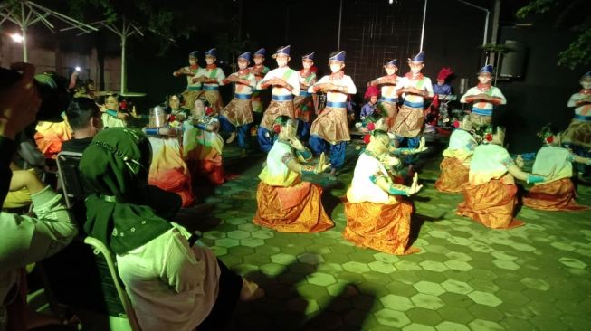 Pembukaan Ini Bukan Festival 2020 di Kota Makassar menerapkan protokol kesehatan pencegahan Covid-19 / [Foto : Dokumentasi Panitia]