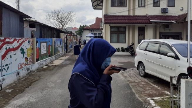 Diguncang Gempa, Sejumlah Pegawai KPU Sumbar Berhamburan ke Luar Gedung