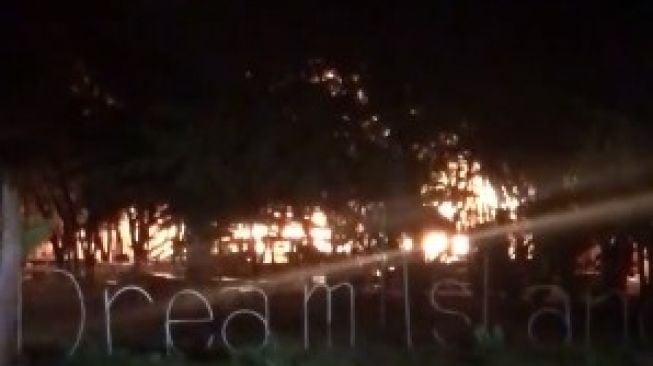 Baru Mulai Ramai, Restoran Dream Island Sanur Bali Ludes Terbakar