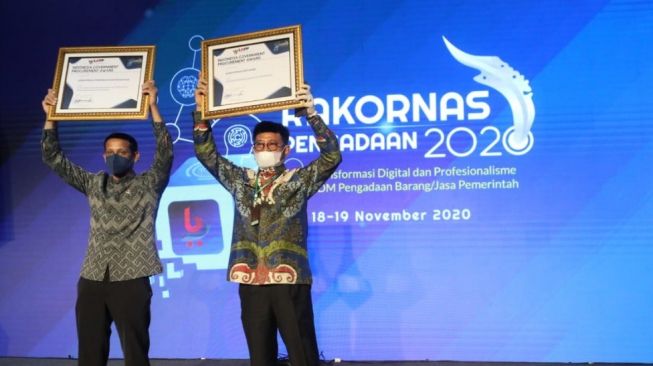 Penyerahan Penghargaan Pengelolaan Barang dan Jasa 2020, di Jawa Barat, Rabu (18/11/2020). (Dok : Kementan)