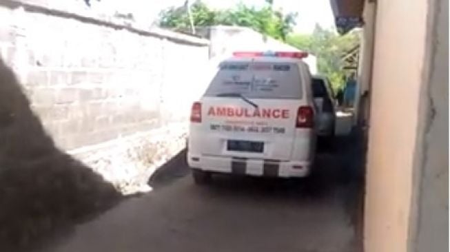 Viral Ambulans Gagal Bertugas Gara-gara Mobil Parkir Sembarangan