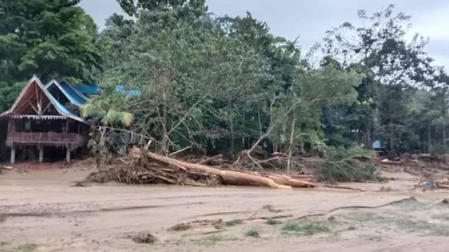 Banjir Bandang Terjang Kawasan Wisata Landak River: Tidak Ada Korban Jiwa