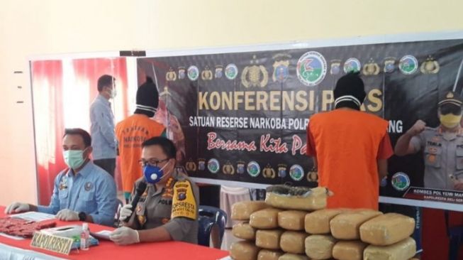 Diciduk Polisi, Kurir  26 Kg Ganja Ini Gagal Dapat Upah Rp 1 Juta